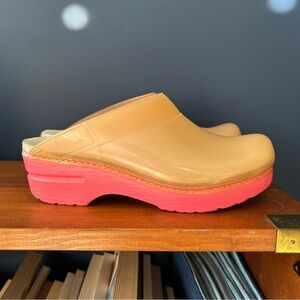 Dansko Size 37 Sonja Tan and Pink Women's Clogs